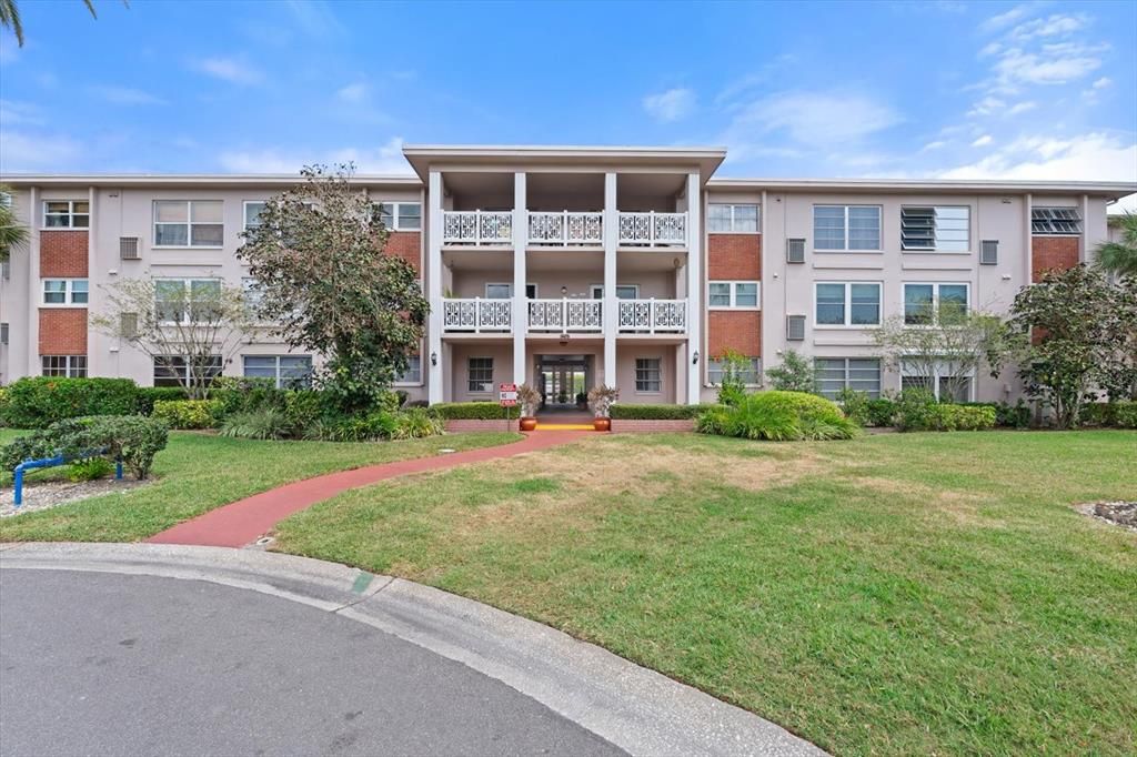 Active With Contract: $125,000 (2 beds, 1 baths, 960 Square Feet)