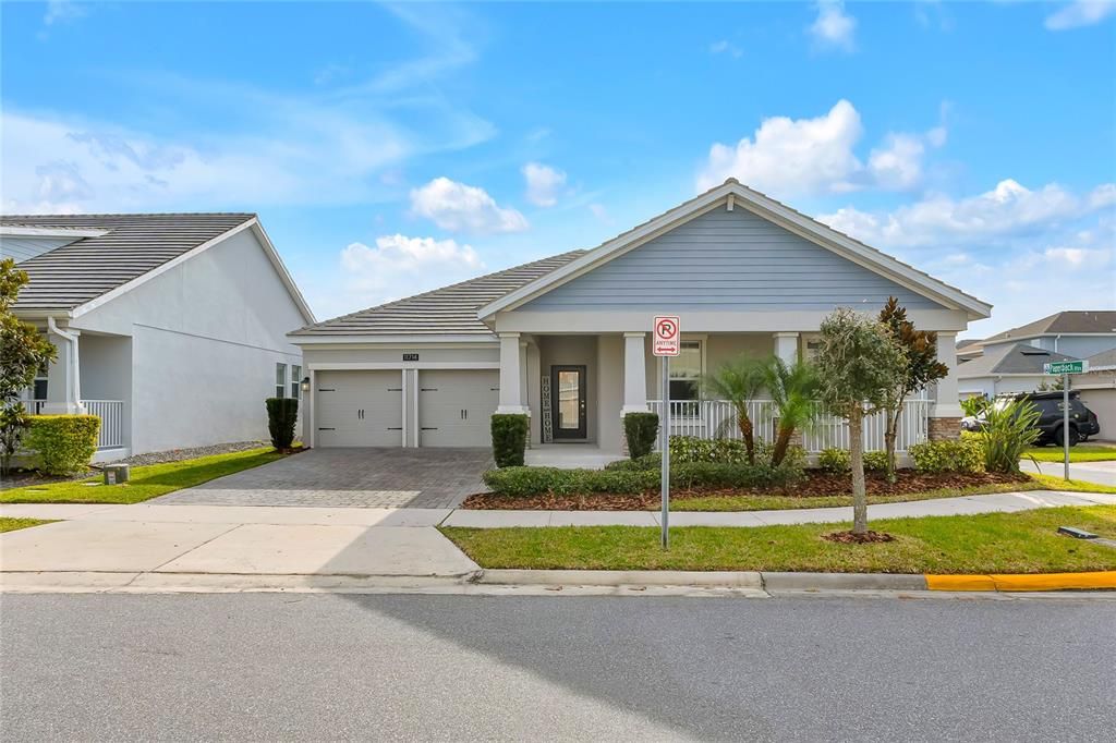 Active With Contract: $657,000 (4 beds, 2 baths, 2562 Square Feet)