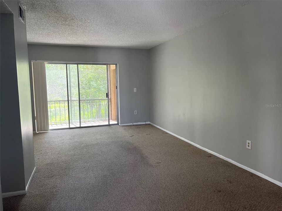 Active With Contract: $79,000 (1 beds, 1 baths, 600 Square Feet)
