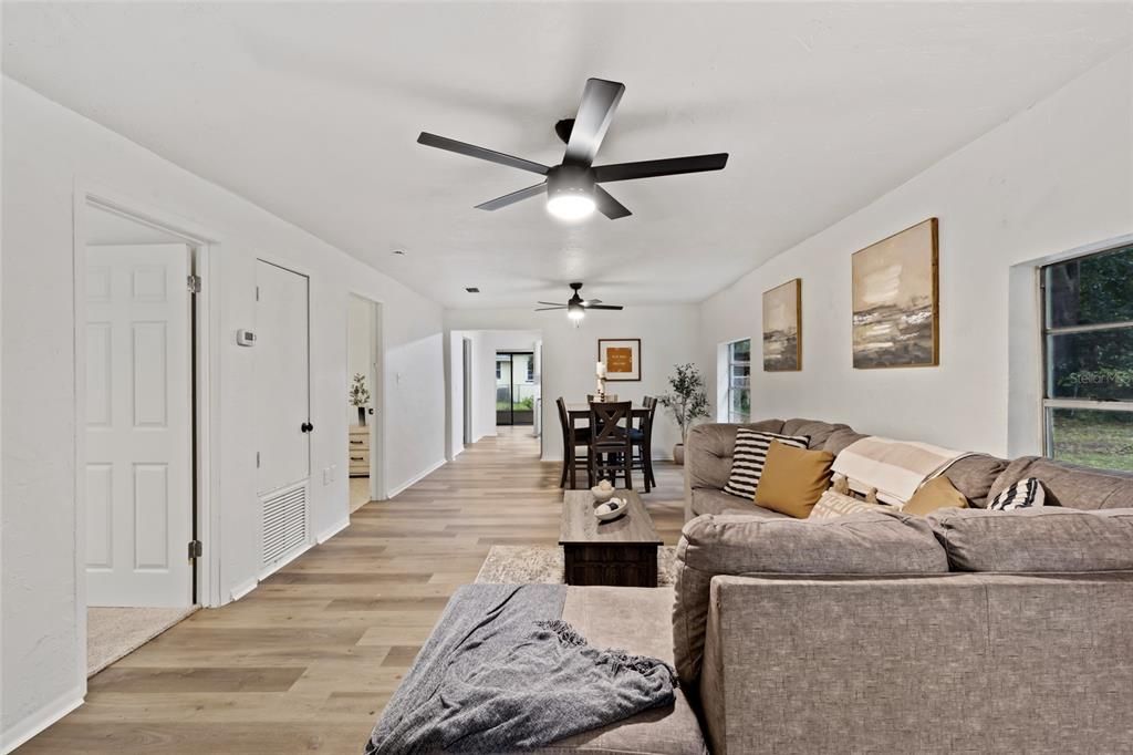 Active With Contract: $224,900 (3 beds, 2 baths, 1568 Square Feet)