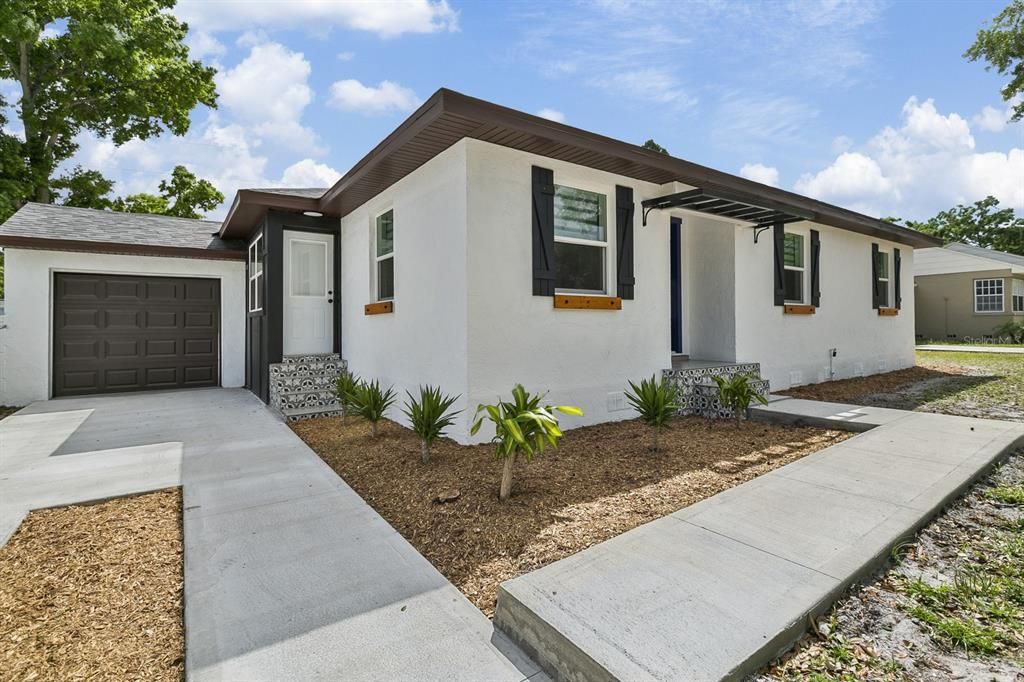 Recently Sold: $417,900 (3 beds, 2 baths, 909 Square Feet)