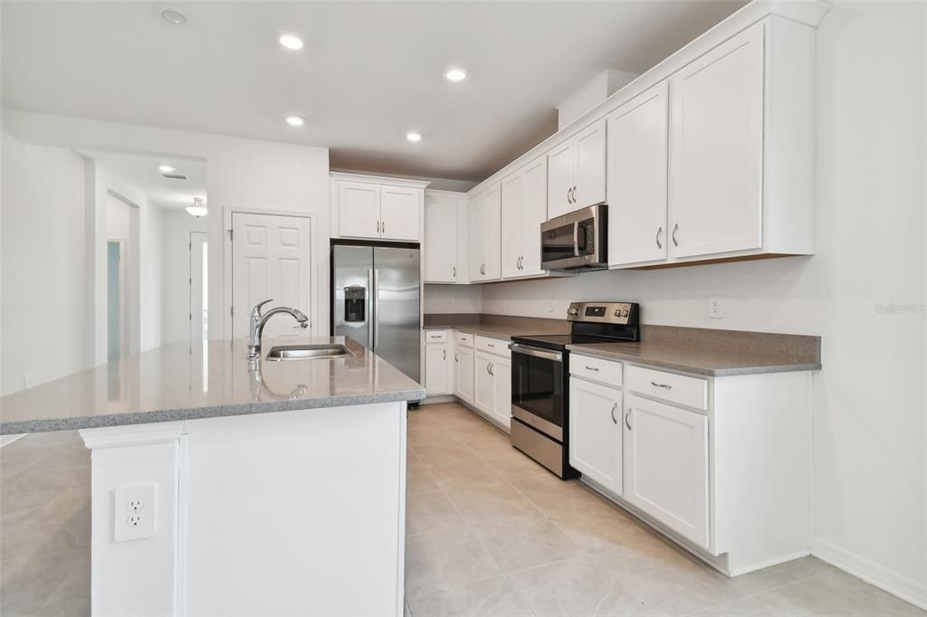 For Sale: $514,945 (3 beds, 2 baths, 1758 Square Feet)