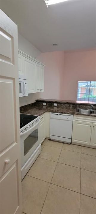 Recently Rented: $1,650 (2 beds, 2 baths, 1528 Square Feet)