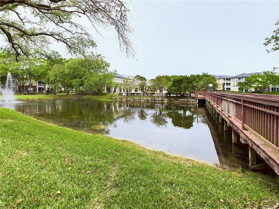 Active With Contract: $199,999 (2 beds, 2 baths, 990 Square Feet)