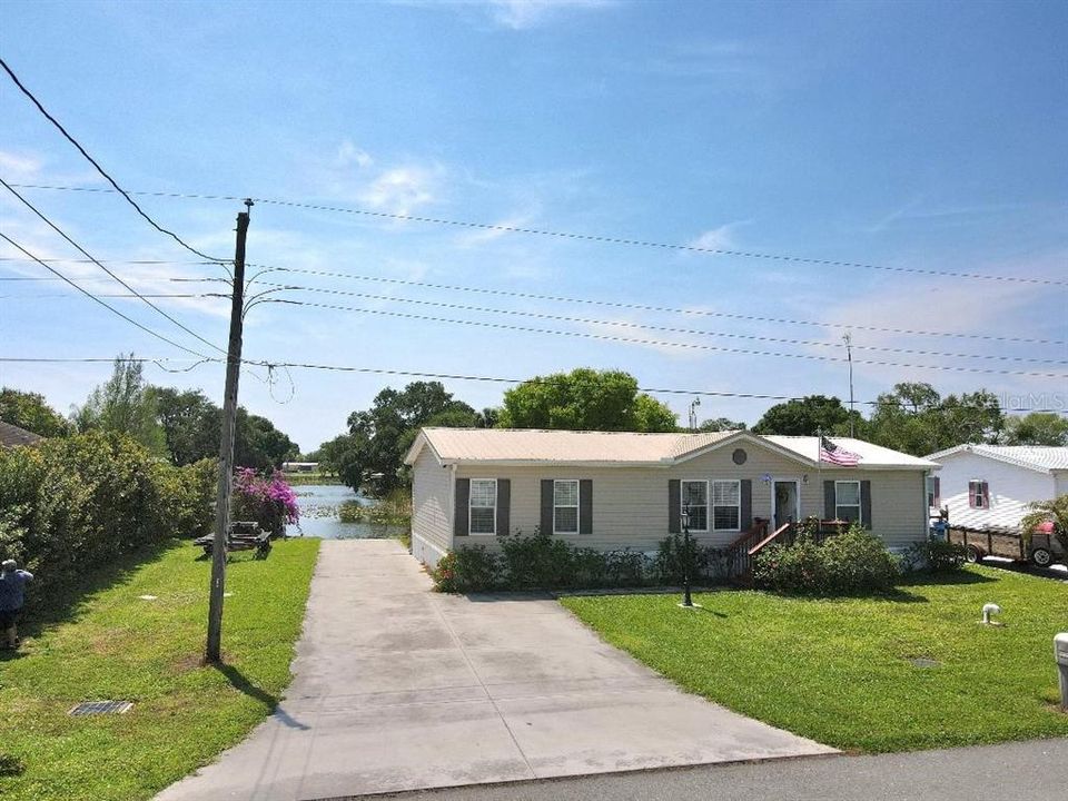 Recently Sold: $290,000 (3 beds, 2 baths, 1411 Square Feet)