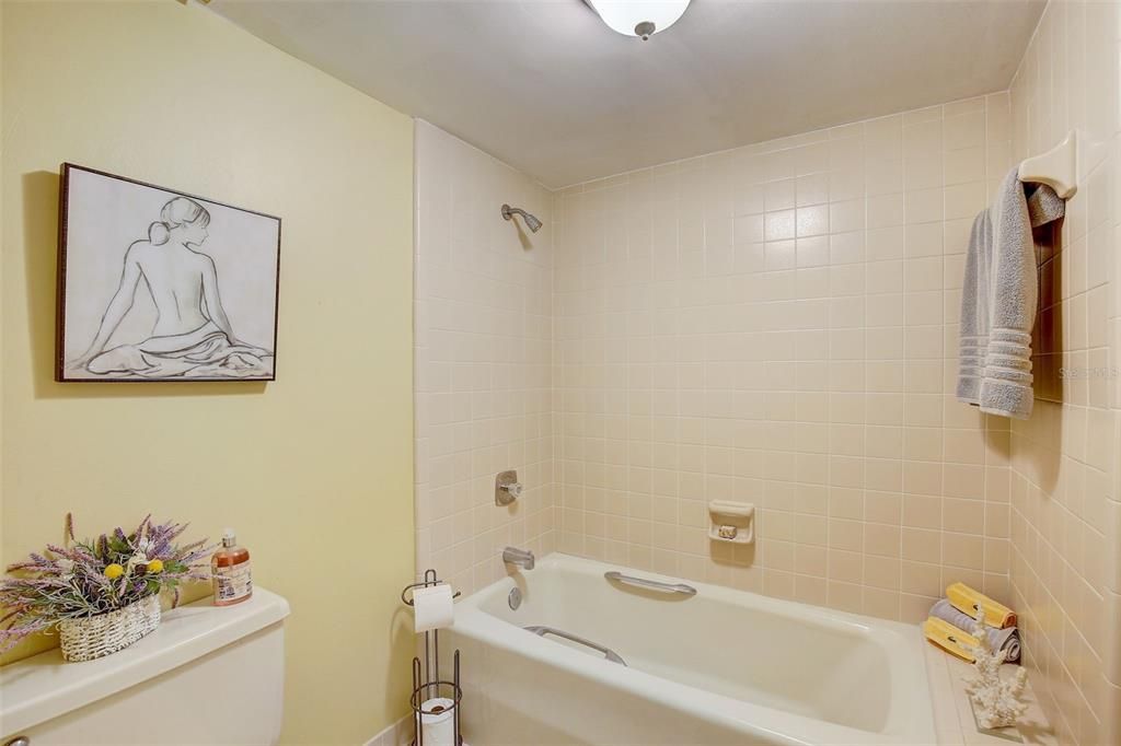 待售: $670,000 (2 贝兹, 2 浴室, 1530 平方英尺)