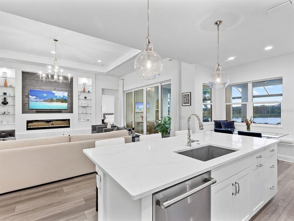 Active With Contract: $1,640,000 (3 beds, 3 baths, 2887 Square Feet)