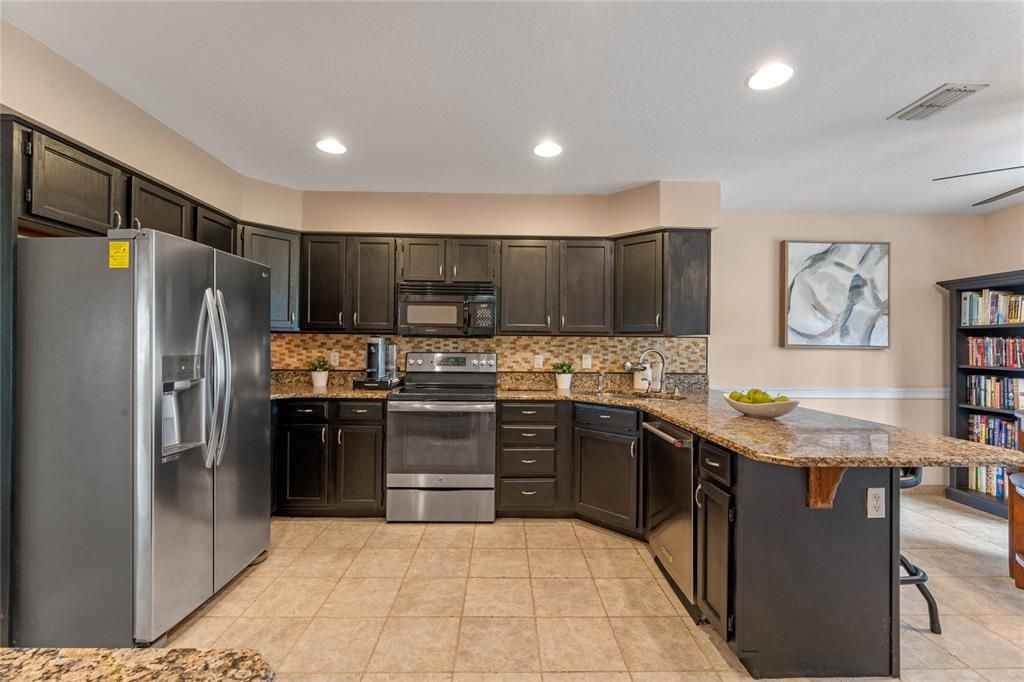 Recently Sold: $715,000 (3 beds, 2 baths, 2124 Square Feet)