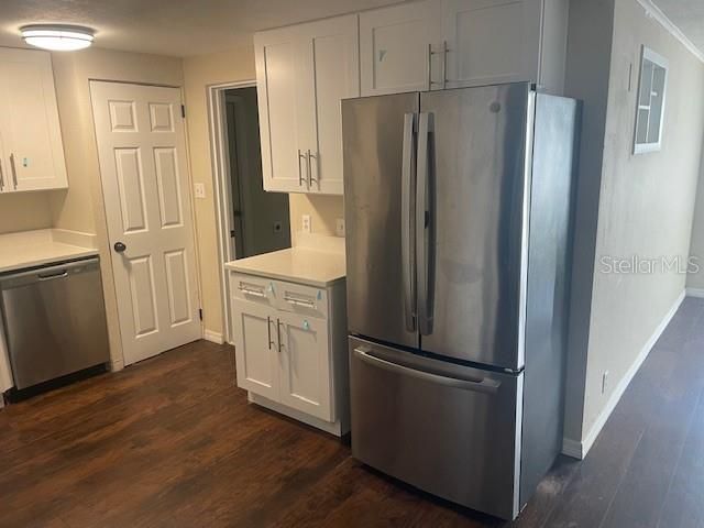 Recently Rented: $1,395 (2 beds, 1 baths, 920 Square Feet)