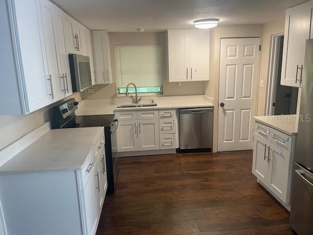 Recently Rented: $1,395 (2 beds, 1 baths, 920 Square Feet)