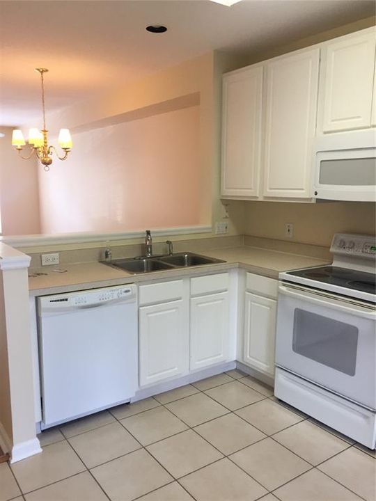 For Rent: $1,750 (2 beds, 2 baths, 1095 Square Feet)