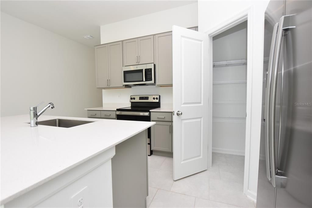 Active With Contract: $1,800 (3 beds, 2 baths, 1560 Square Feet)