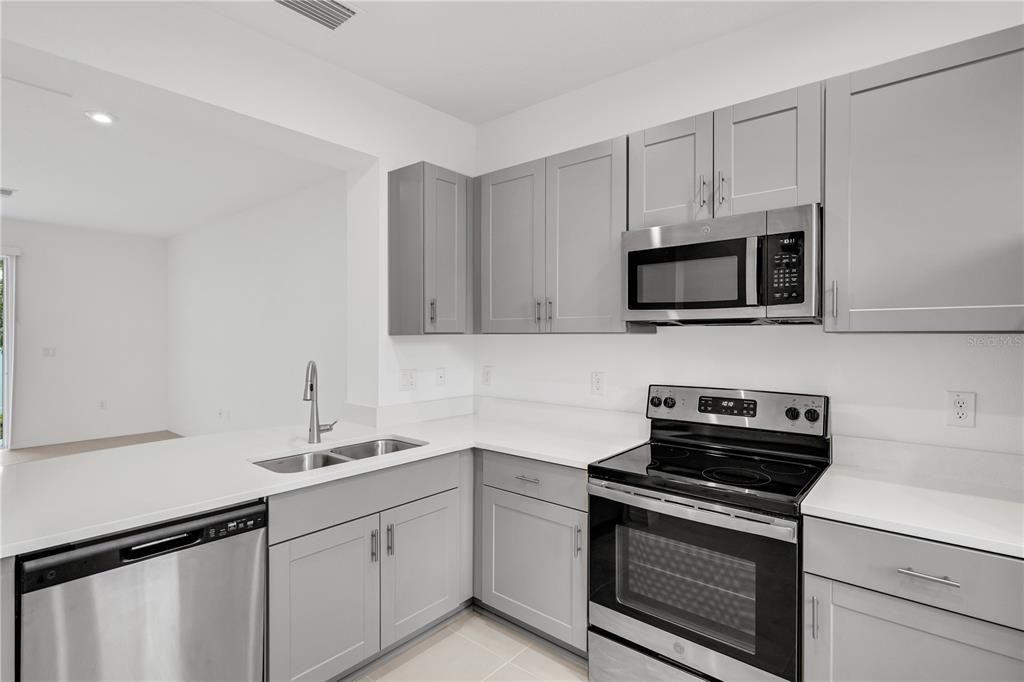 For Rent: $1,950 (2 beds, 2 baths, 1120 Square Feet)