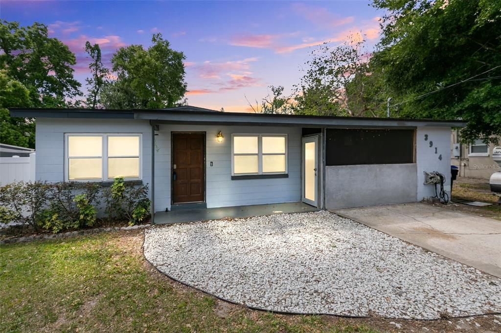 Welcome home! This beautifully maintained property is a blank slate waiting for you to make it your very own.