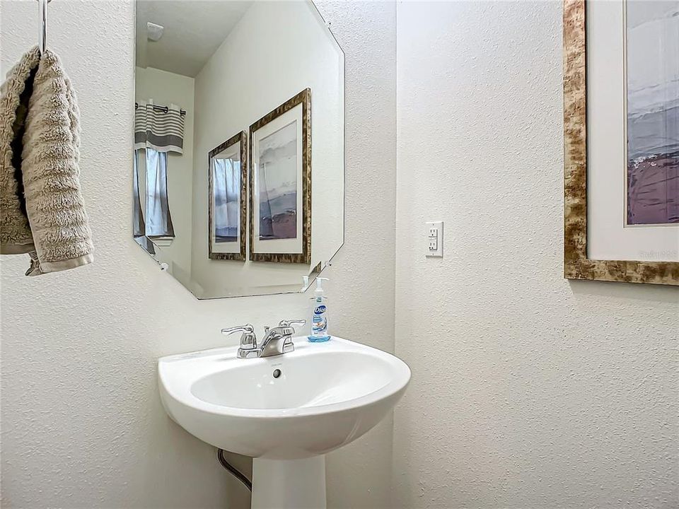 待售: $305,900 (3 贝兹, 2 浴室, 1687 平方英尺)