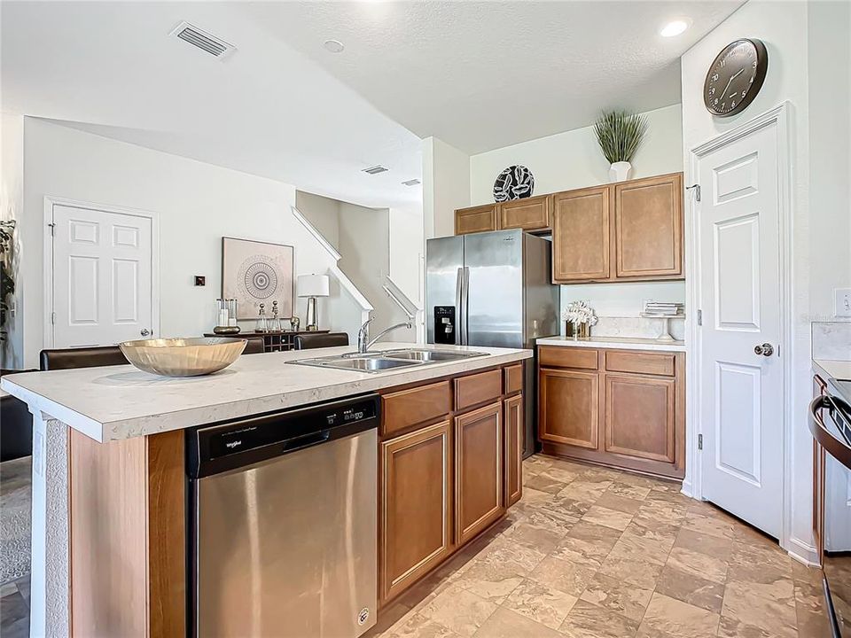 For Sale: $305,900 (3 beds, 2 baths, 1687 Square Feet)