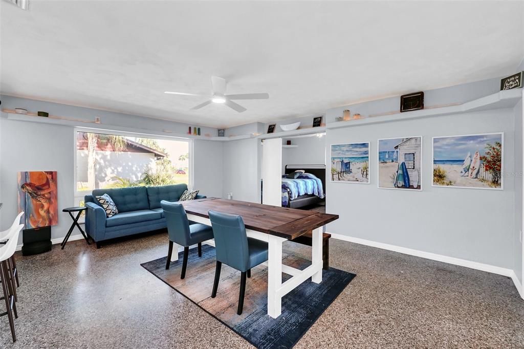 Active With Contract: $419,900 (2 beds, 1 baths, 1604 Square Feet)