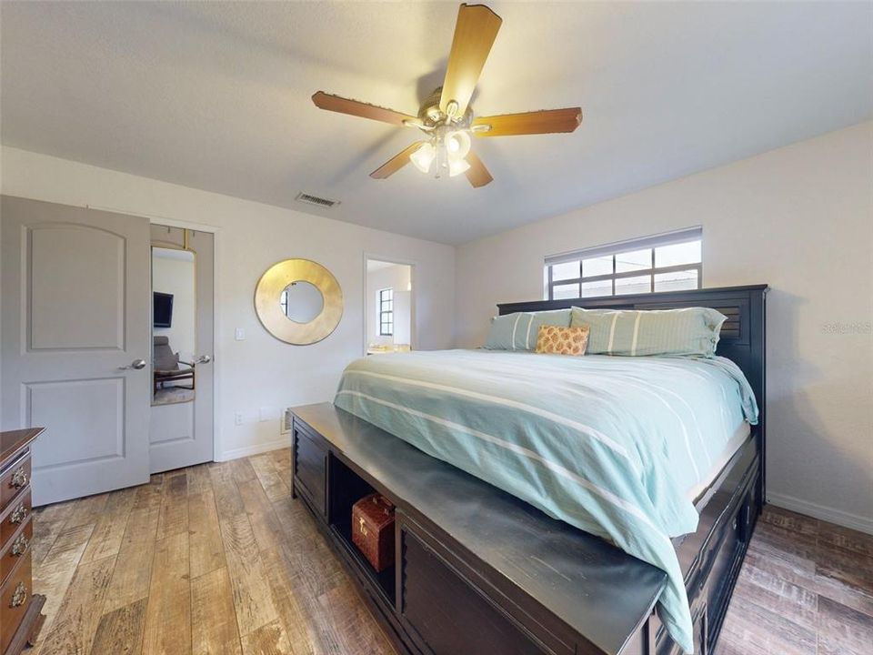 Active With Contract: $578,000 (3 beds, 2 baths, 1600 Square Feet)