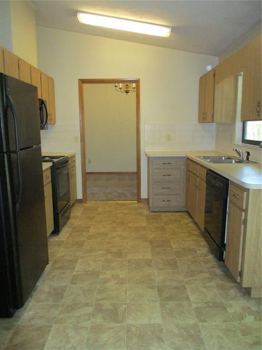 For Rent: $1,895 (3 beds, 2 baths, 1380 Square Feet)