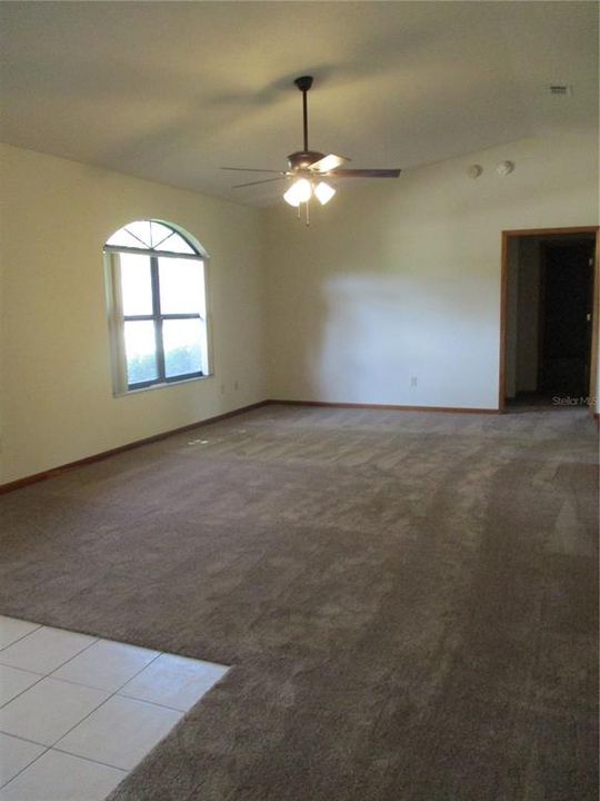 Active With Contract: $1,950 (3 beds, 2 baths, 1380 Square Feet)