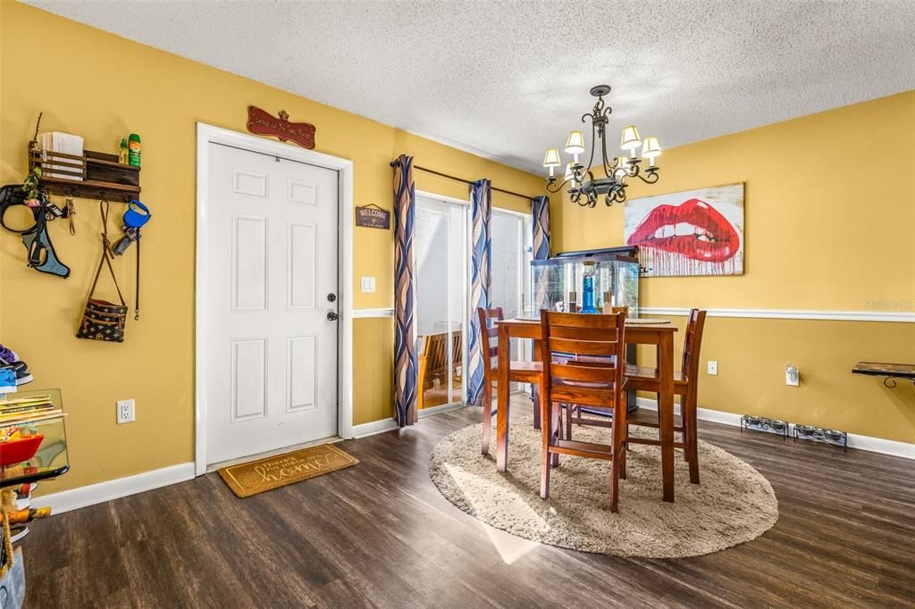 For Sale: $209,999 (2 beds, 1 baths, 1536 Square Feet)