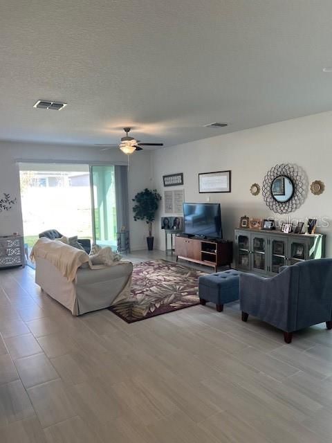 For Sale: $364,950 (2 beds, 2 baths, 1683 Square Feet)
