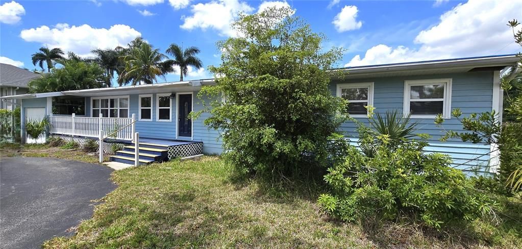 Active With Contract: $350,000 (3 beds, 2 baths, 2088 Square Feet)