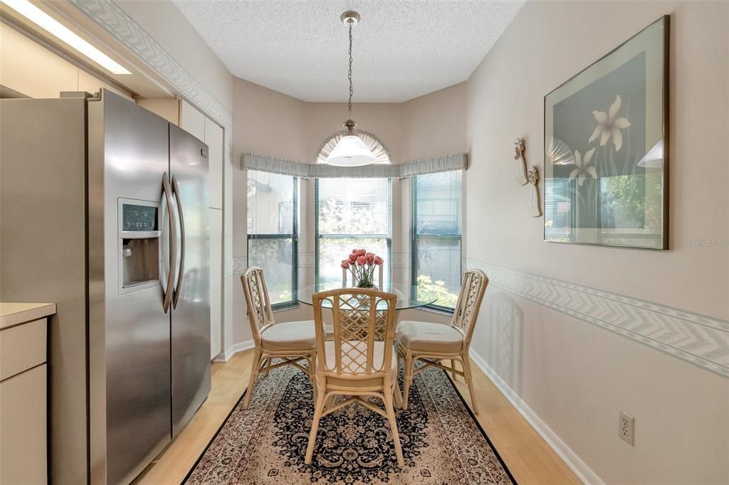 For Sale: $299,900 (2 beds, 2 baths, 1254 Square Feet)