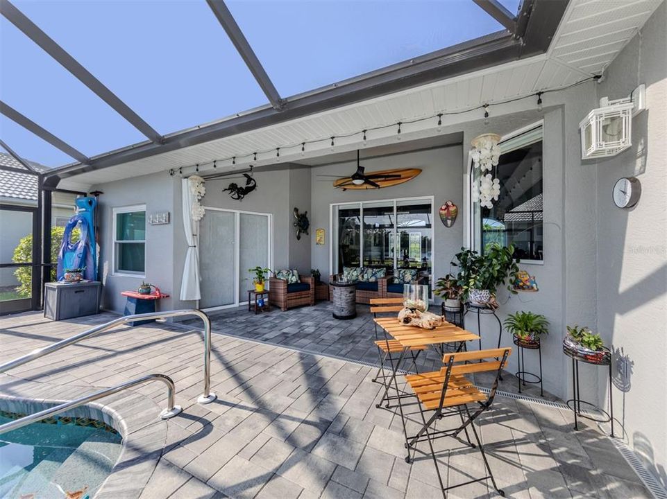 Active With Contract: $694,500 (3 beds, 2 baths, 1816 Square Feet)