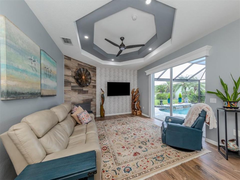 Active With Contract: $694,500 (3 beds, 2 baths, 1816 Square Feet)