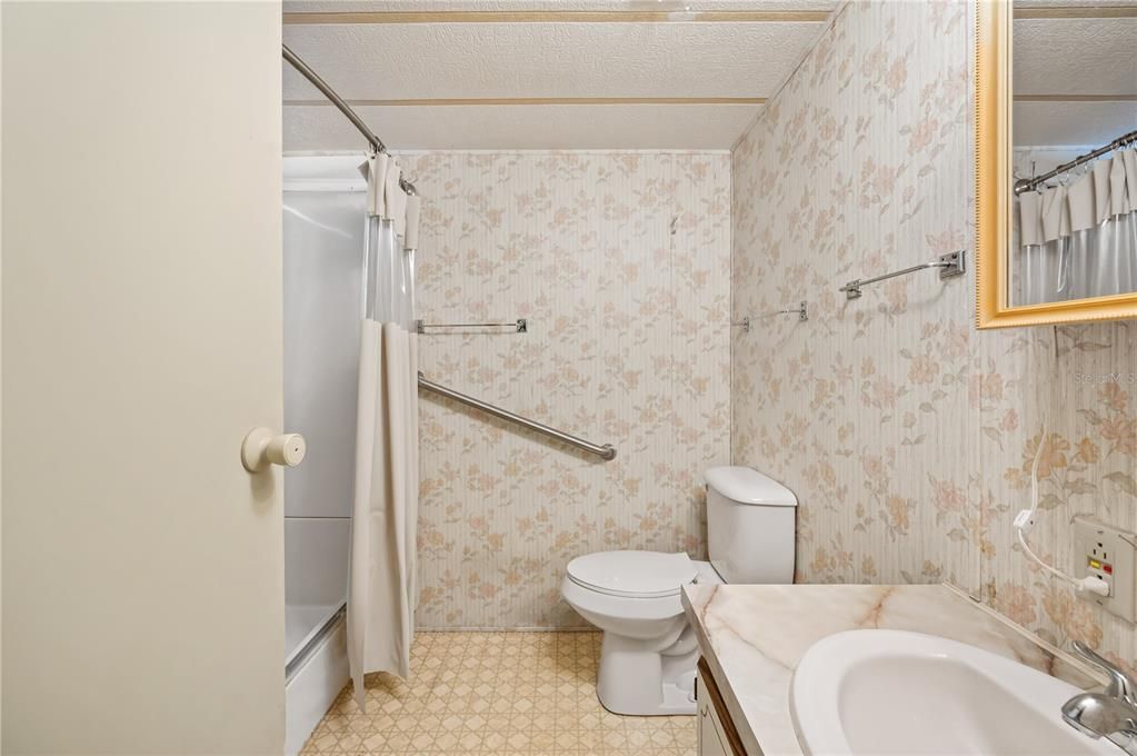 待售: $130,000 (2 贝兹, 2 浴室, 1020 平方英尺)