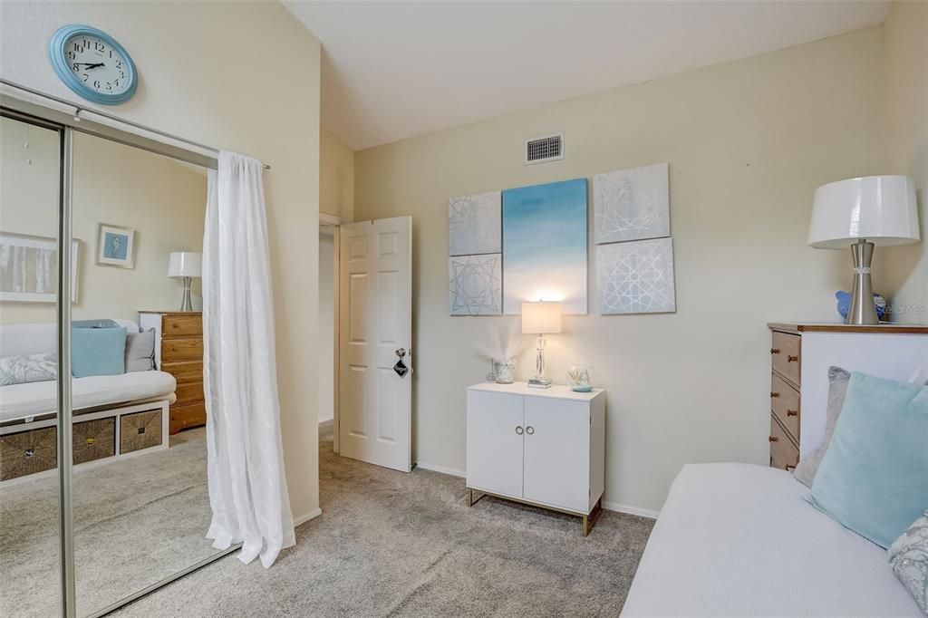 Active With Contract: $235,900 (2 beds, 2 baths, 1245 Square Feet)