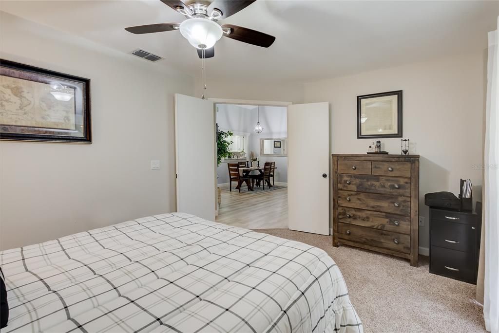 Active With Contract: $325,500 (2 beds, 2 baths, 1110 Square Feet)
