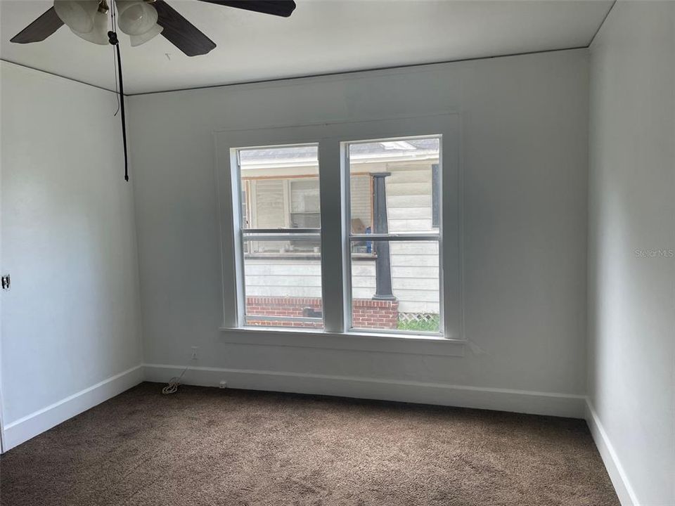 Active With Contract: $2,100 (2 beds, 1 baths, 1480 Square Feet)