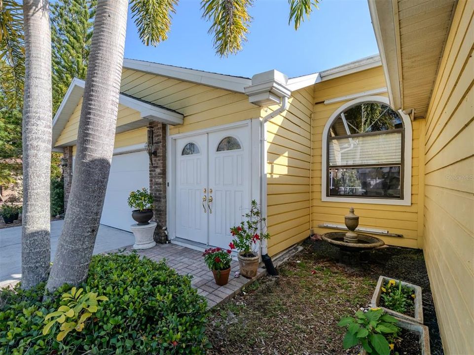 For Sale: $449,900 (4 beds, 2 baths, 1978 Square Feet)