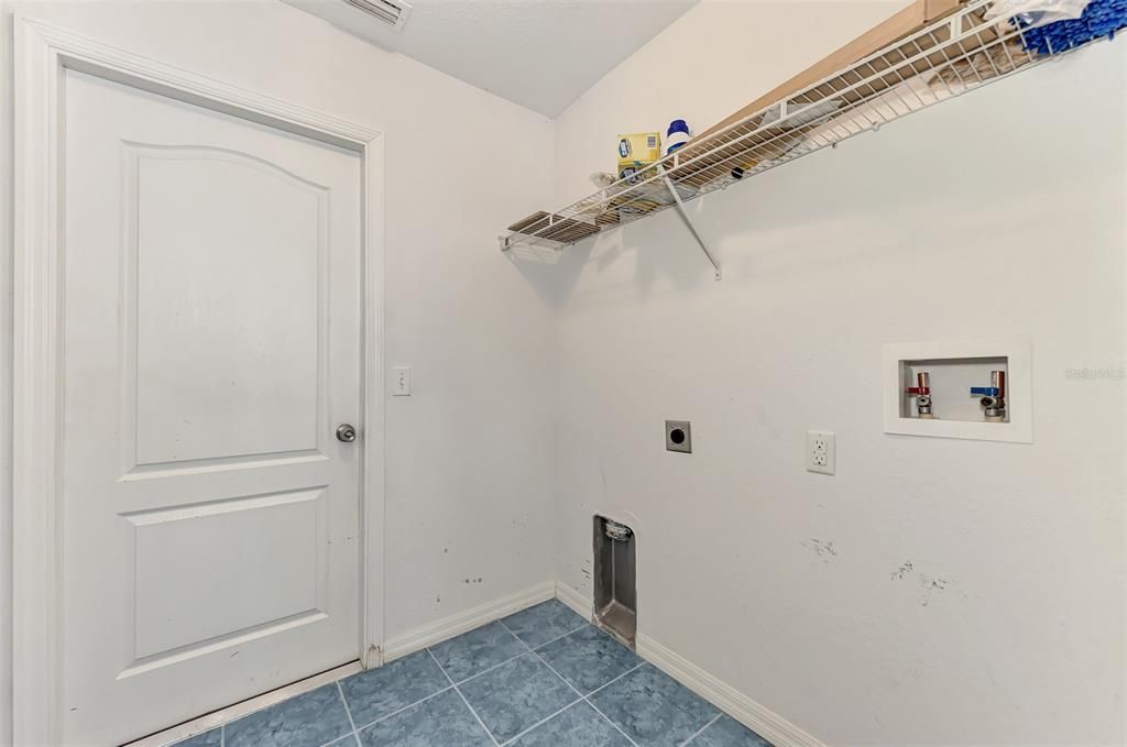 Active With Contract: $297,000 (3 beds, 2 baths, 1842 Square Feet)