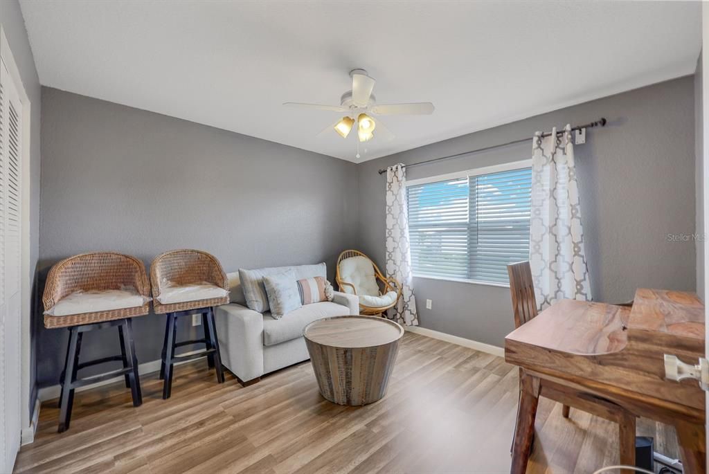 Active With Contract: $189,900 (2 beds, 2 baths, 860 Square Feet)