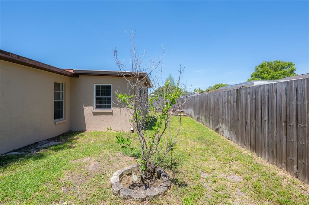 For Sale: $480,000 (4 beds, 2 baths, 1335 Square Feet)