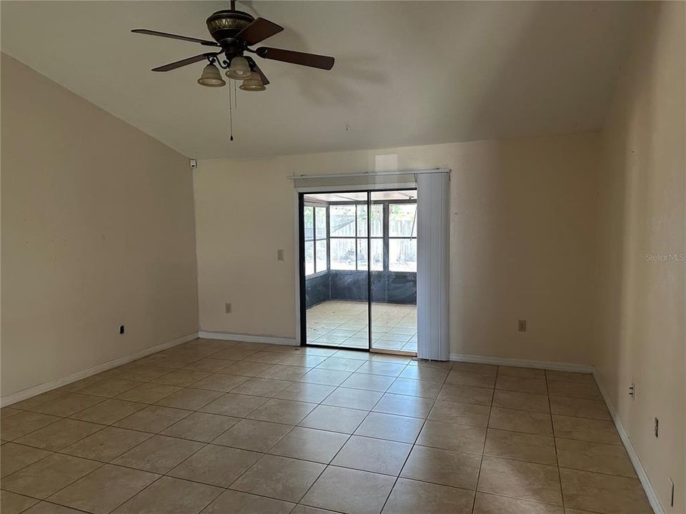 For Sale: $245,900 (3 beds, 2 baths, 1329 Square Feet)