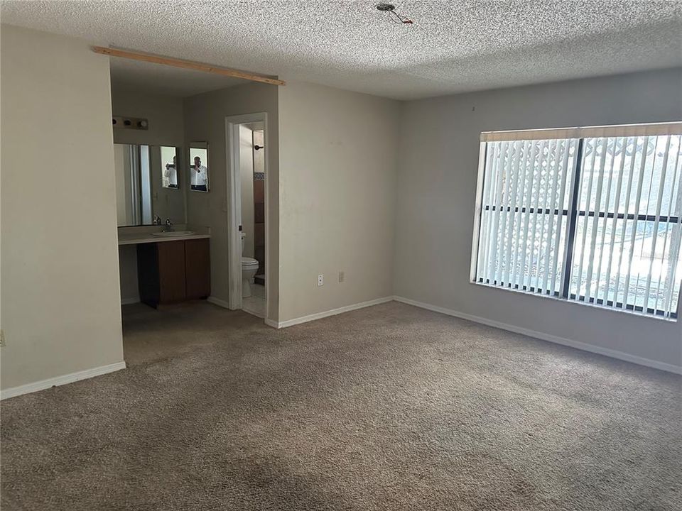 For Sale: $245,900 (3 beds, 2 baths, 1329 Square Feet)