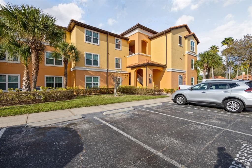 Active With Contract: $298,000 (3 beds, 2 baths, 1232 Square Feet)
