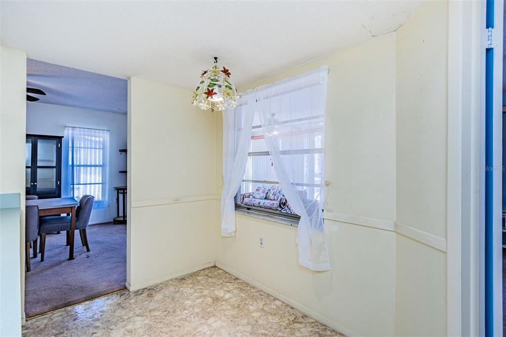 For Sale: $157,000 (2 beds, 2 baths, 1318 Square Feet)