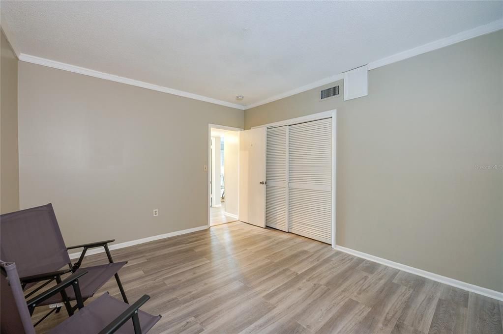 For Sale: $228,900 (2 beds, 2 baths, 1025 Square Feet)
