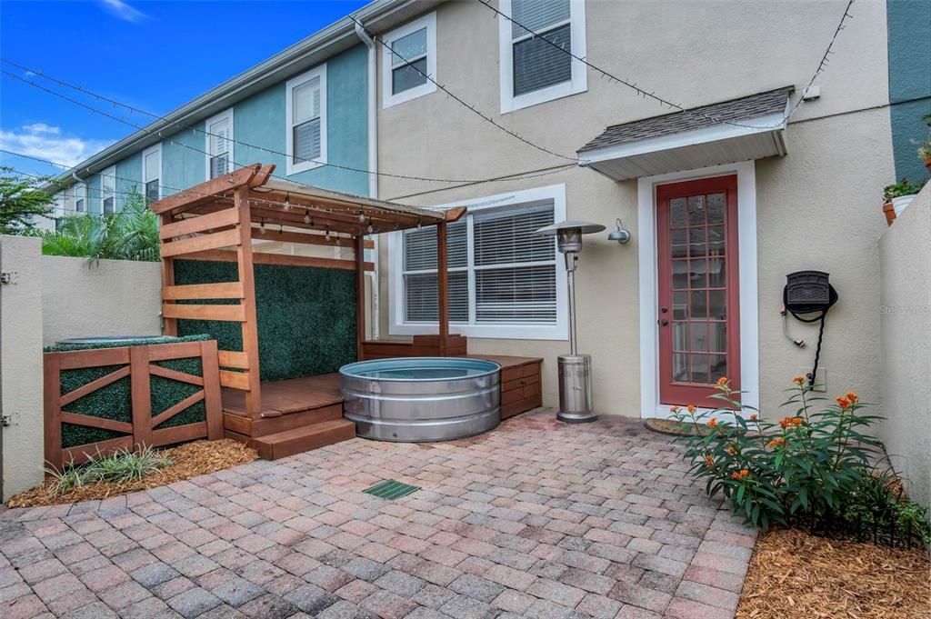 Recently Sold: $350,000 (2 beds, 2 baths, 1222 Square Feet)