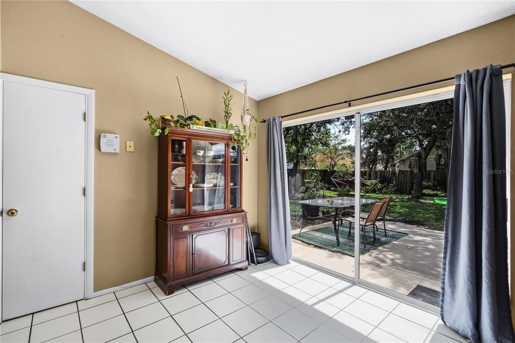 Active With Contract: $375,000 (3 beds, 2 baths, 1191 Square Feet)