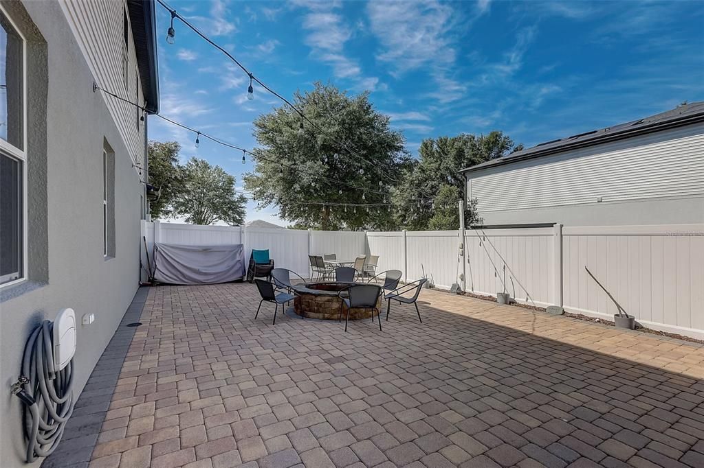 Active With Contract: $550,000 (5 beds, 2 baths, 2734 Square Feet)