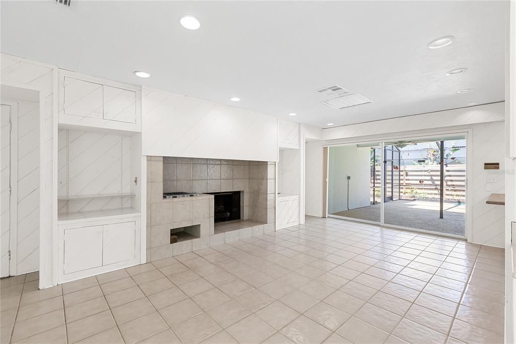 Active With Contract: $695,000 (4 beds, 3 baths, 2542 Square Feet)