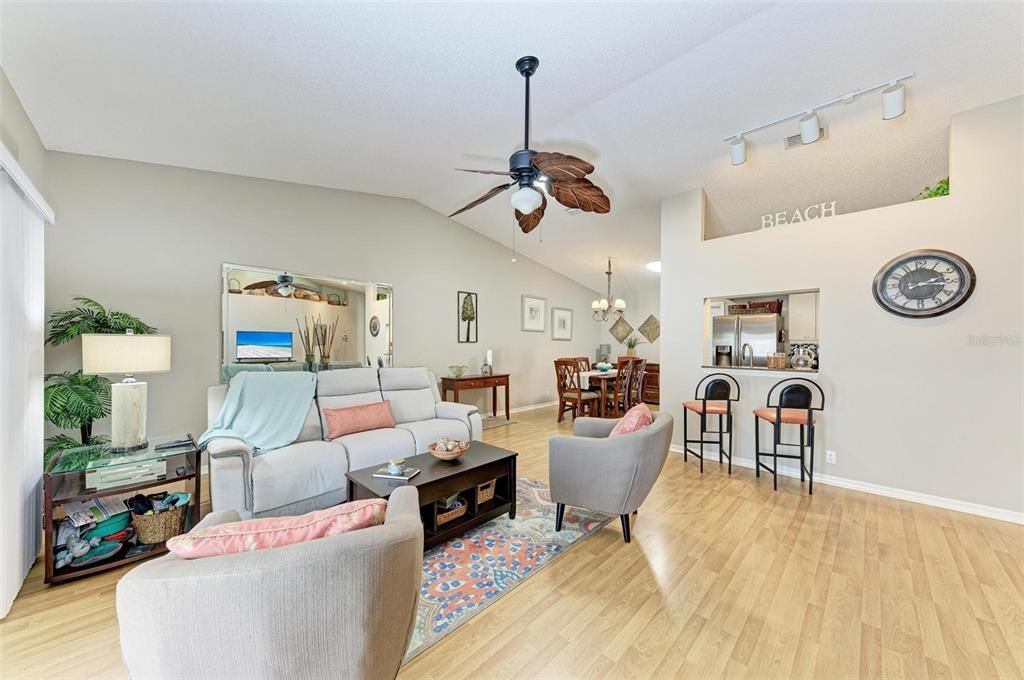 Active With Contract: $349,900 (2 beds, 2 baths, 1438 Square Feet)