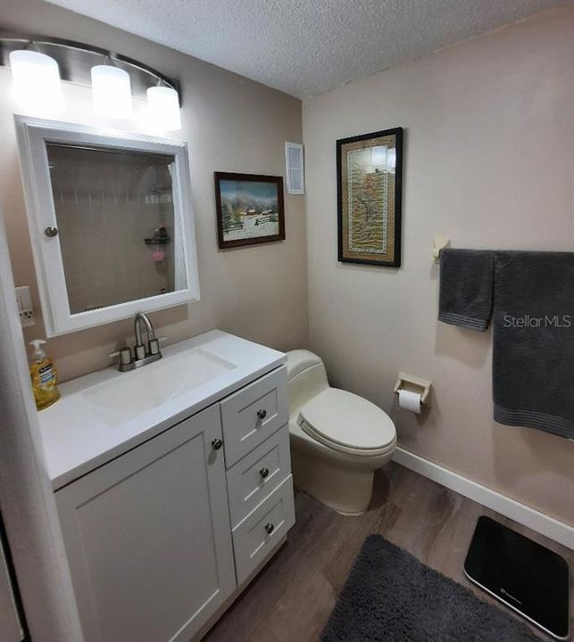 For Sale: $137,500 (2 beds, 2 baths, 1017 Square Feet)