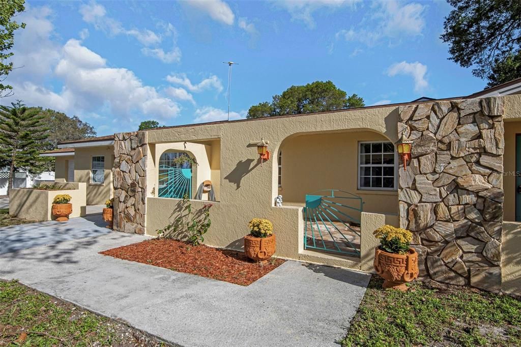 Recently Sold: $450,000 (4 beds, 3 baths, 2537 Square Feet)